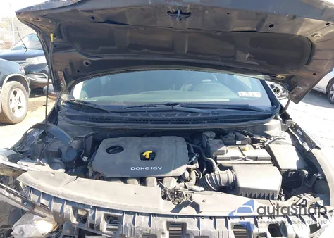 2018 Kia Forte Lx z USA, uszkodzony, nr VIN 3KPFK4A71JE174689